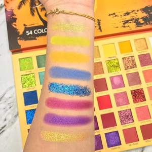 HUDA BABY BURNING 54 COLOR EYESHADOW
