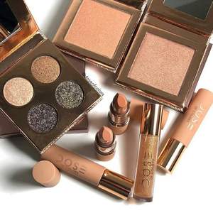 DOSE OF COLOR MAKEUP KIT