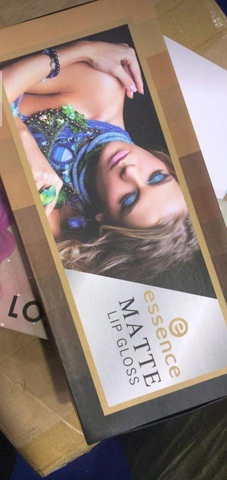 ESSENCE MATTE LIPGLOSS