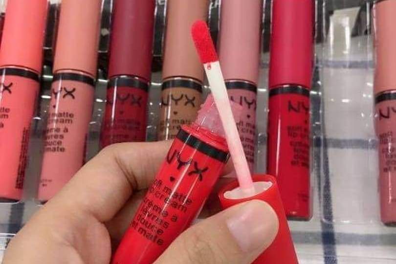 NYX LIPGLOSS TRAY PACK OF (12 )