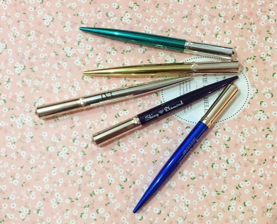 CVB SHINY DIAMOND LONG LASTING LIQUID SHINNY EYELINER