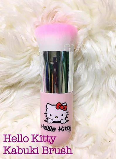 BLEND YOUR MAKEUP EASILY KITTY FOUNDATION BRUSH