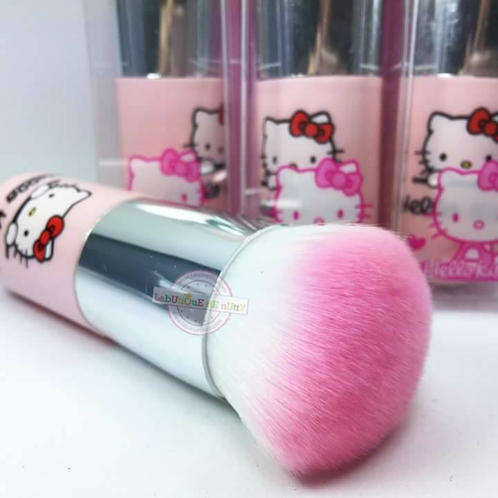 BLEND YOUR MAKEUP EASILY KITTY FOUNDATION BRUSH
