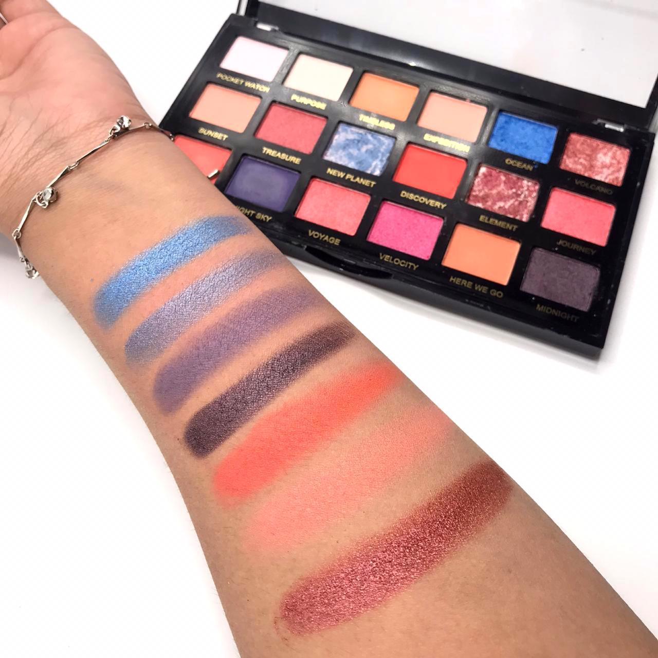 REVOLUTION HIGHLY PIGMENT EYE SHADOWS